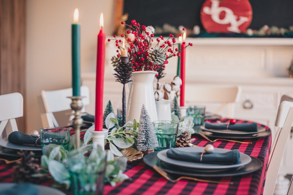 Holiday & Christmas Table Decor