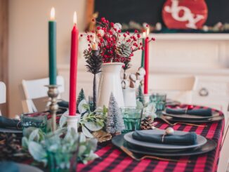 Holiday & Christmas Table Decor