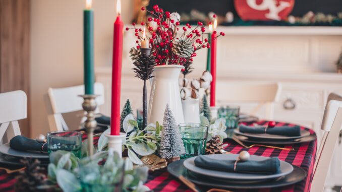 Holiday & Christmas Table Decor
